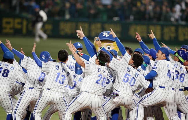 PCY_BASE's tweet photo. Being invited to throw the ceremonial first pitch for one of the KBO League’s most historic and successful clubs is a HUGE honor for our CHANYEOL🥹🫳🏼

Here’s a brief introduction to the Samsung Lions: 

⚾️: The Samsung Lions are one of the most successful clubs in KBO League history, having won eight Korean Series championships (1985, 2002, 2005, 2006, 2011, 2012, 2013, and 2014). They are the second-most successful franchise in league history.

⚾️: They won four consecutive Korean Series titles from 2011 to 2014, one of the greatest dynasties in KBO history.

⚾️: The Samsung Lions have won the KBO League regular-season title nine times, the most in league history. 

⚾️: In 2011, the Samsung Lions became the first Korean club to complete the prestigious triple crown by winning the Regular Season, the Korean Series, and the Asia Series in the same year.

⚾: They hold the highest regular-season winning percentage in KBO history, achieved during the 1985 season (a record that still stands today)

⚾️: Since 2016, the Samsung Lions have played their home games at Samsung Lions Park in Daegu, one of South Korea’s most modern baseball stadiums.

⚾️: In 2026, the Lions became the first franchise in KBO League history to reach 3,000 all-time victories, further cementing their legacy as one of Korean baseball’s most successful franchise

⚾️: The Samsung Lions are known for having one of the largest and most passionate fan bases in Korean baseball.

⚾️: Over the years, the Samsung Lions have produced numerous Korean baseball legends and national team stars, including:

👤 Lee Seungyuop, nicknamed the “Lion King,” and widely regarded as one of the greatest players in Korean baseball history.

👤 Oh Seunghwan, one of the greatest closers in Korean baseball history, who played a key role in many of the team’s championship-winning seasons.

#CHANYEOL #찬열