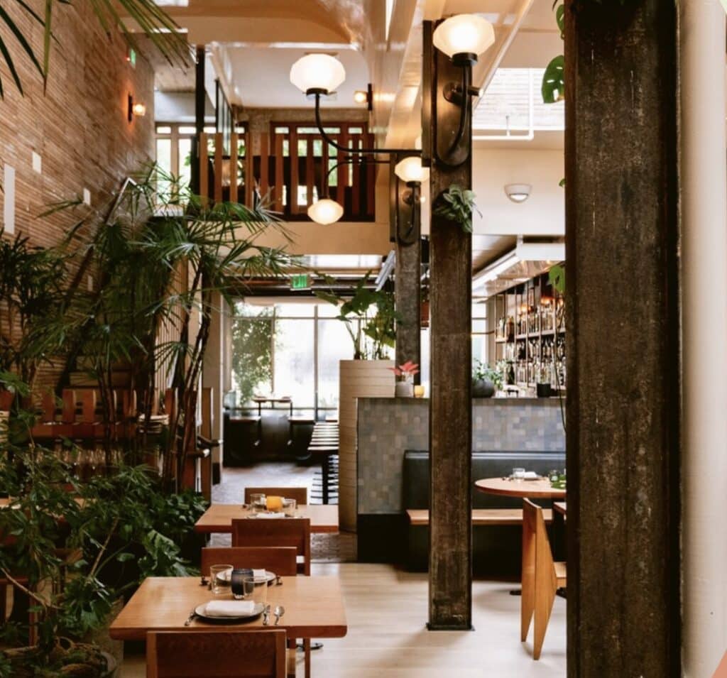 andruyeung's tweet photo. We have three spots left at our next founder dinner in SF on August 6.

Michelin-starred restaurant, private room.

If you're a Series A, B, or C  founder, apply below or dm me.

Confirmed attendees:
- former Miss Canada turned founder building puppy therapy to the world
- Stanford alumnus who has hacked over 40,000 robots
- Former League of Legends pro (top 30 in North America)
- Co-founder of Google Wallet now turned founder
- Founder of bootstrapped eComm company w/ $100m+ revenue
- Founder of consumer healthcare platform that raised $100m to help you live longer

See you there!