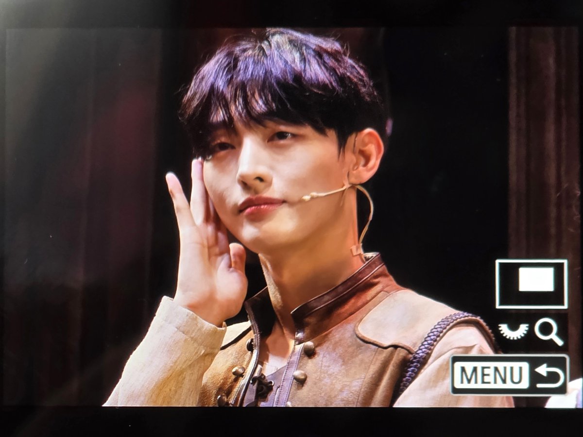 roongnergy38's tweet photo. 드디어 만난 야코포🫶

#소년의초상 #윤지성 #Yoonjisung https://t.co/ztgOzETPOz