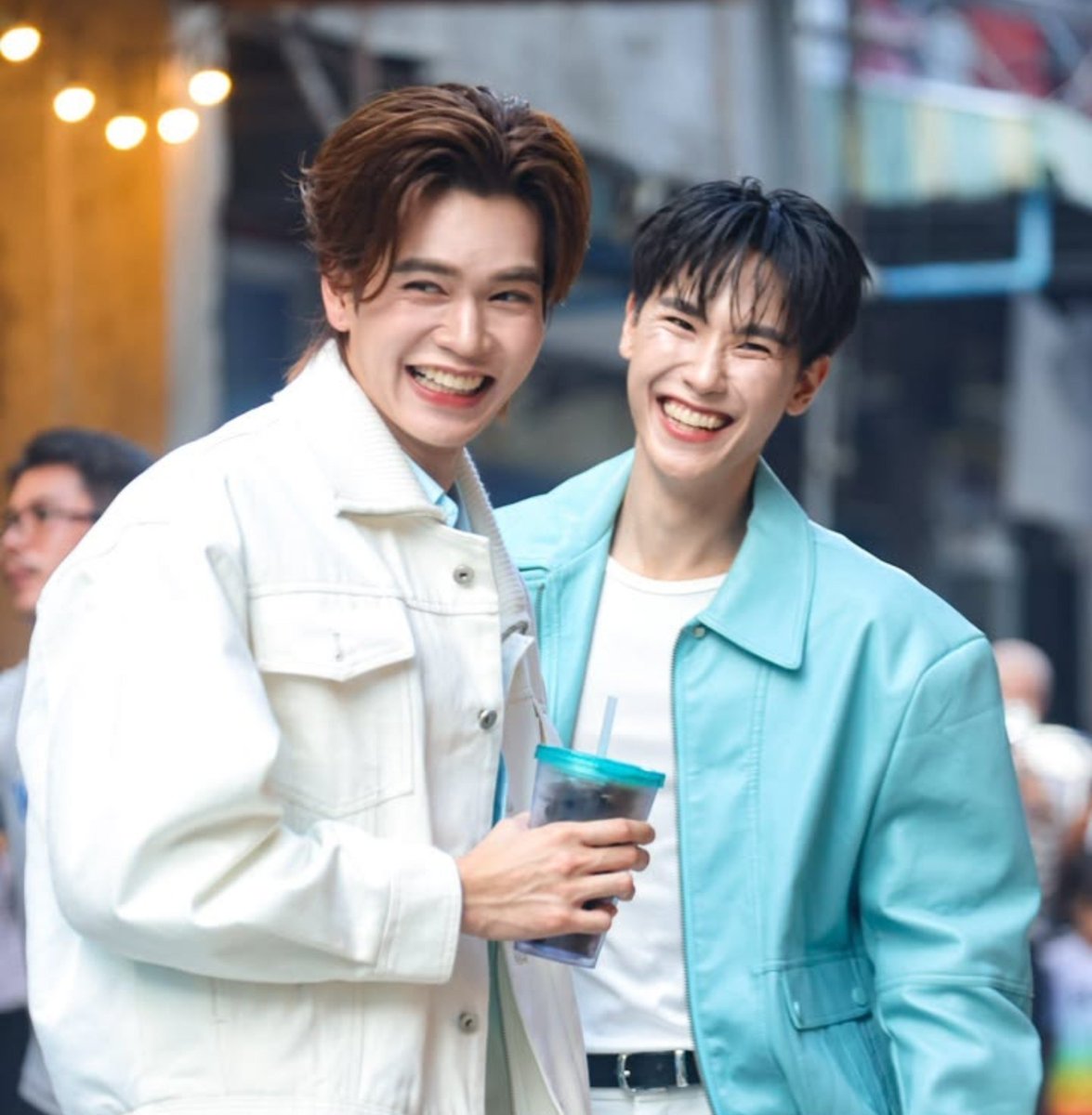 solunasky's tweet photo. happiness really looks the most gorgeous on them 🥹🤍 https://t.co/89HOrWQJCS