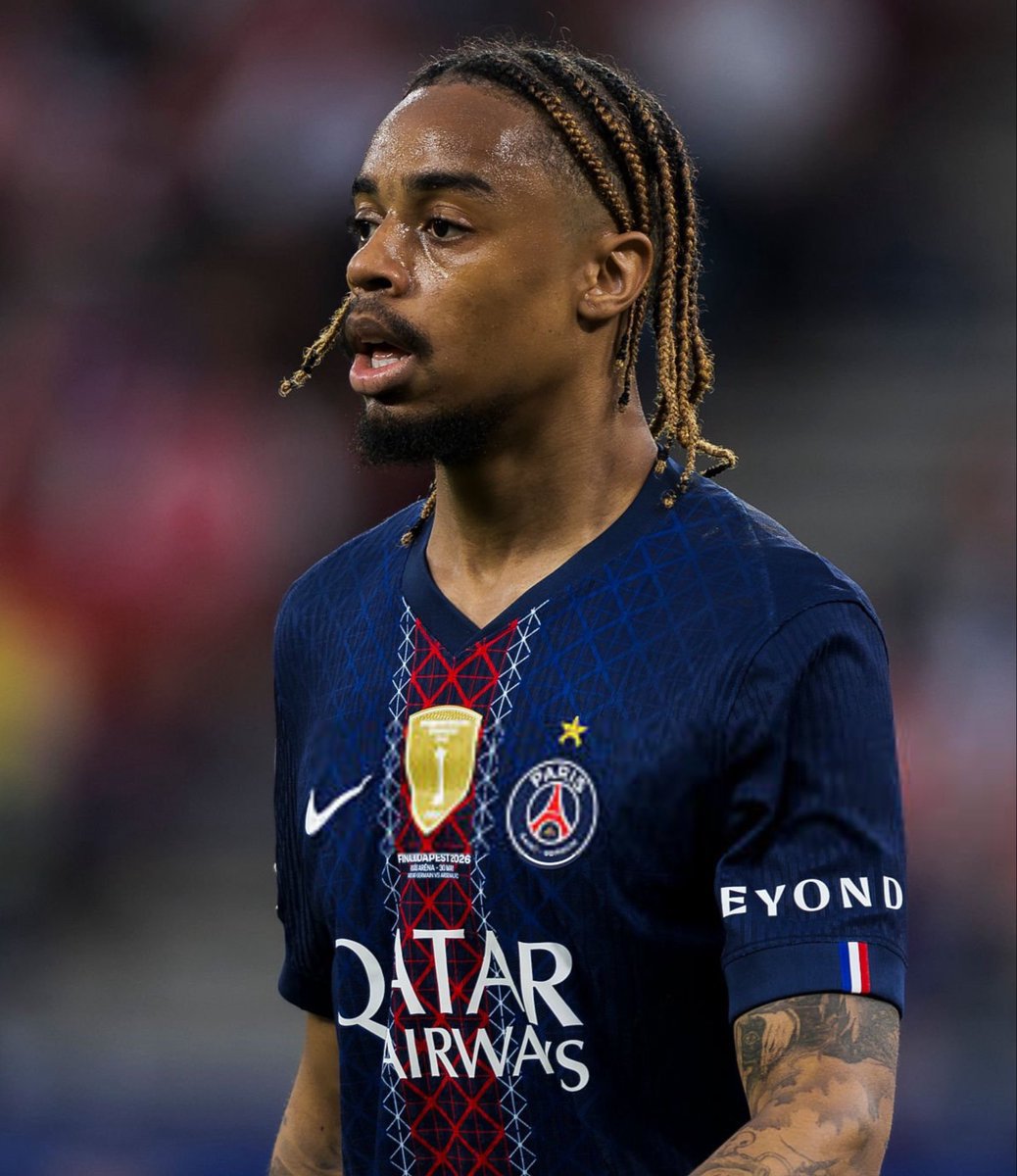GoalCrestX's tweet photo. 🚨❤️ BREAKING: Bradley Barcola has not reached a contract agreement with Liverpool. ❌🇫🇷

However, the French winger has made Liverpool his priority if he leaves PSG.

📸 Via: @FabriceHawkins

#BradleyBarcola #Liverpool #LFC #PSG #TransferNews #Football #GoalCrest https://t.co/ISoWywTB8F