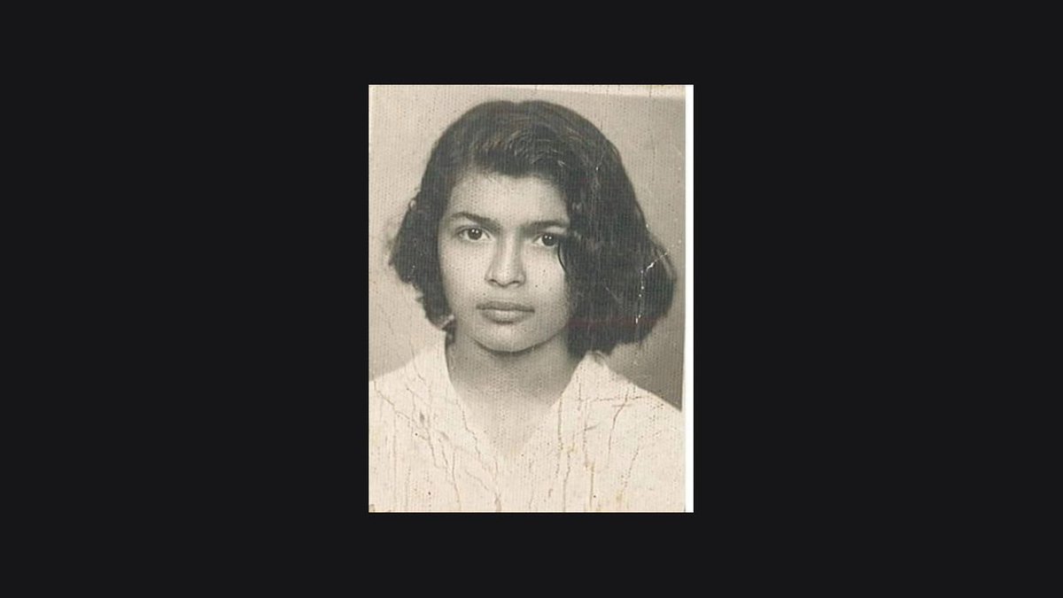 RevistaFactum's tweet photo. #Opinión | 🔴 Ha muerto una de las poetas más importantes de El Salvador. @lauriluciernaga cuenta la historia detrás de la partida de Krisma Mancía: un despido injustificado del Estado, derechos laborales violentados y un sistema de salud que le falló. ➡️https://t.co/PJI2CMGzJV https://t.co/Oa1N5MI069