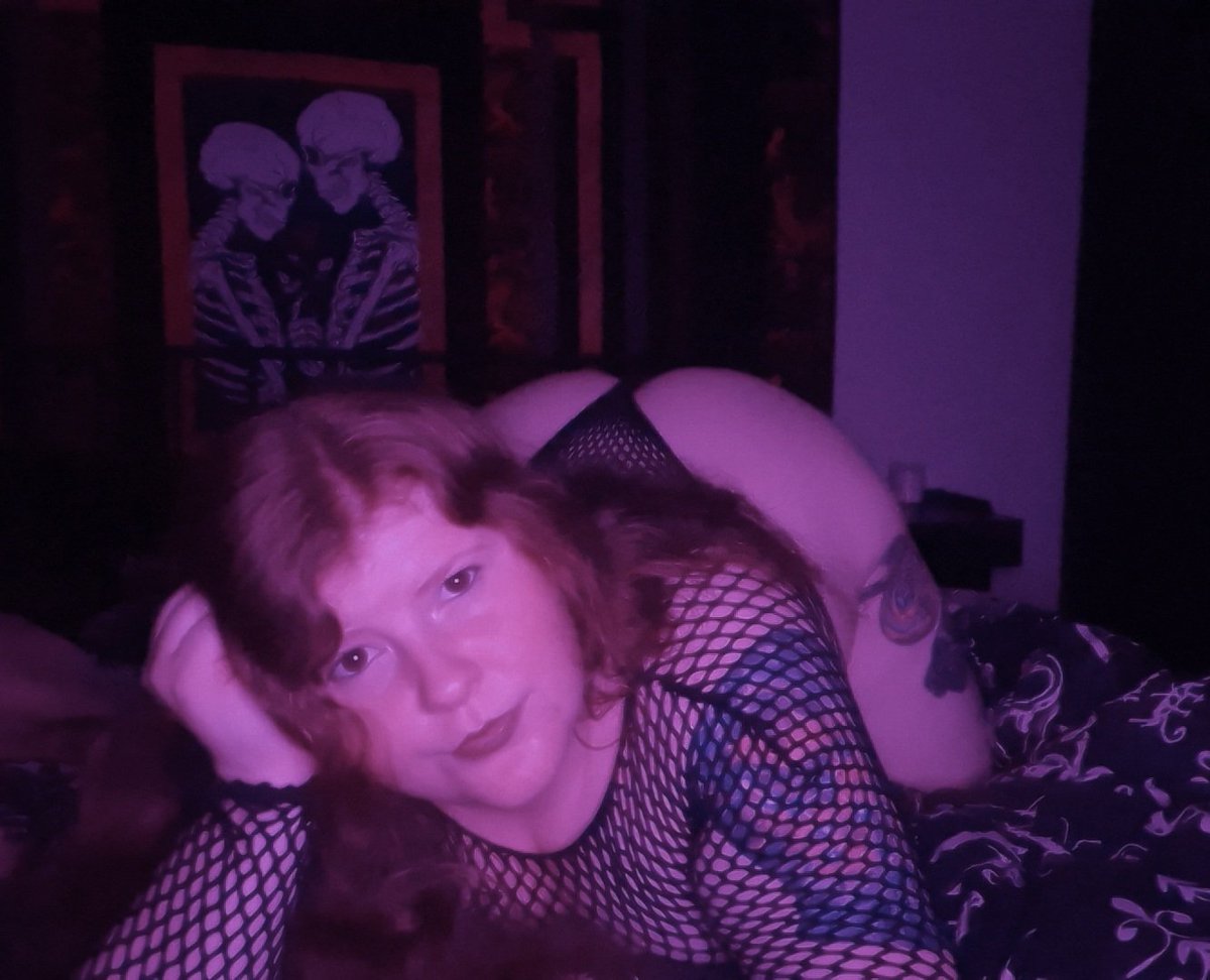 _scarlettmaiden's tweet photo. just missing you behind me 🖤 https://t.co/1u8bsAHLbf