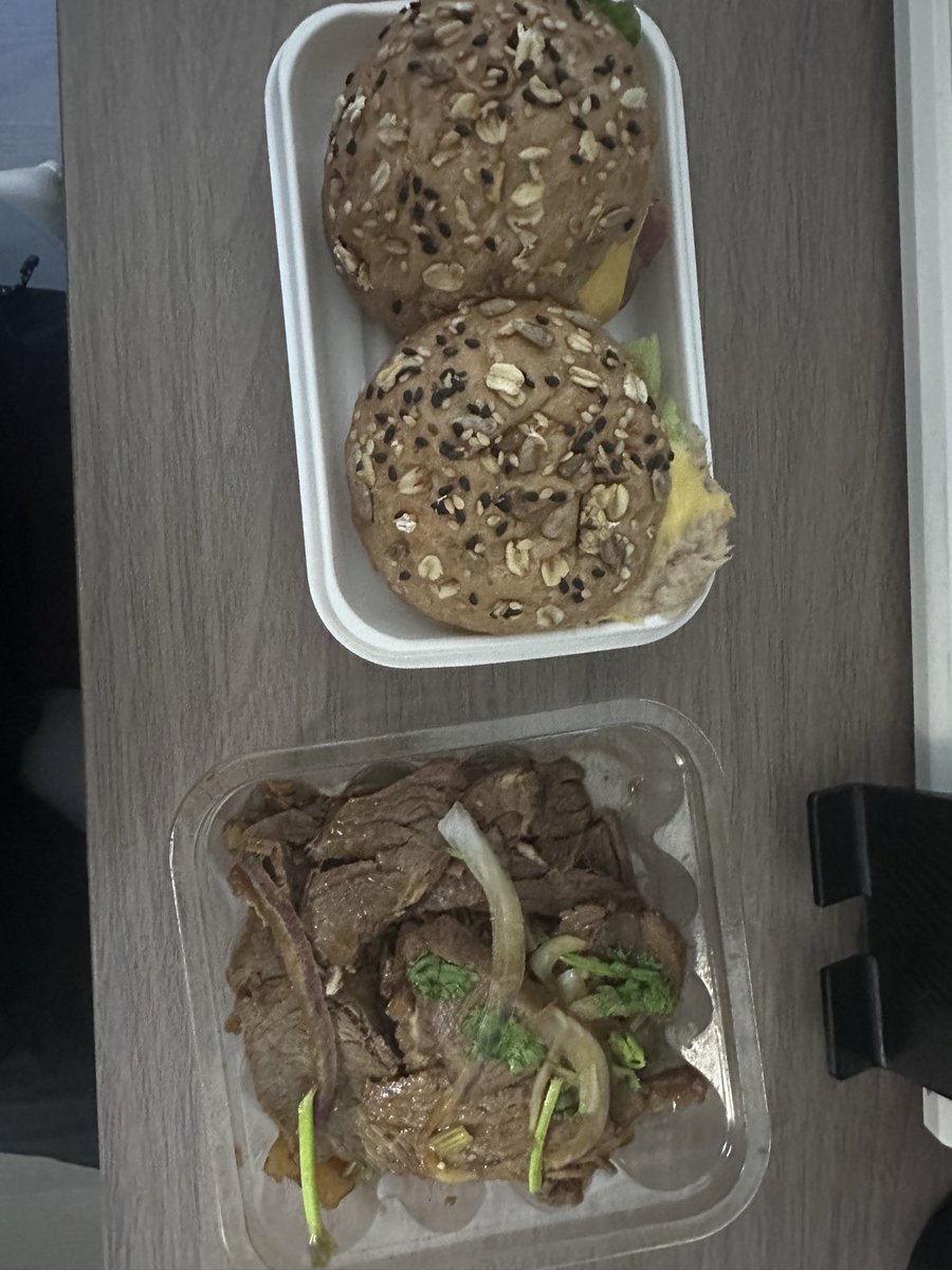 Kevi_Nya's tweet photo. 味真足！（浙江李占良这一块）😋 #夜宵 https://t.co/49JzR7F0Y3