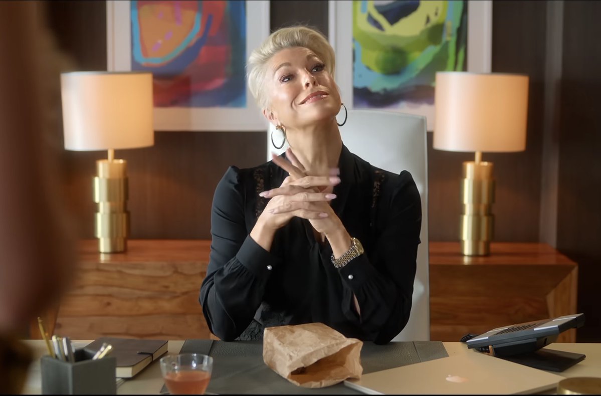 uncorseted_'s tweet photo. the implications of rebecca having a store bought pastry on her desk 🫪 https://t.co/0tHtLL9305