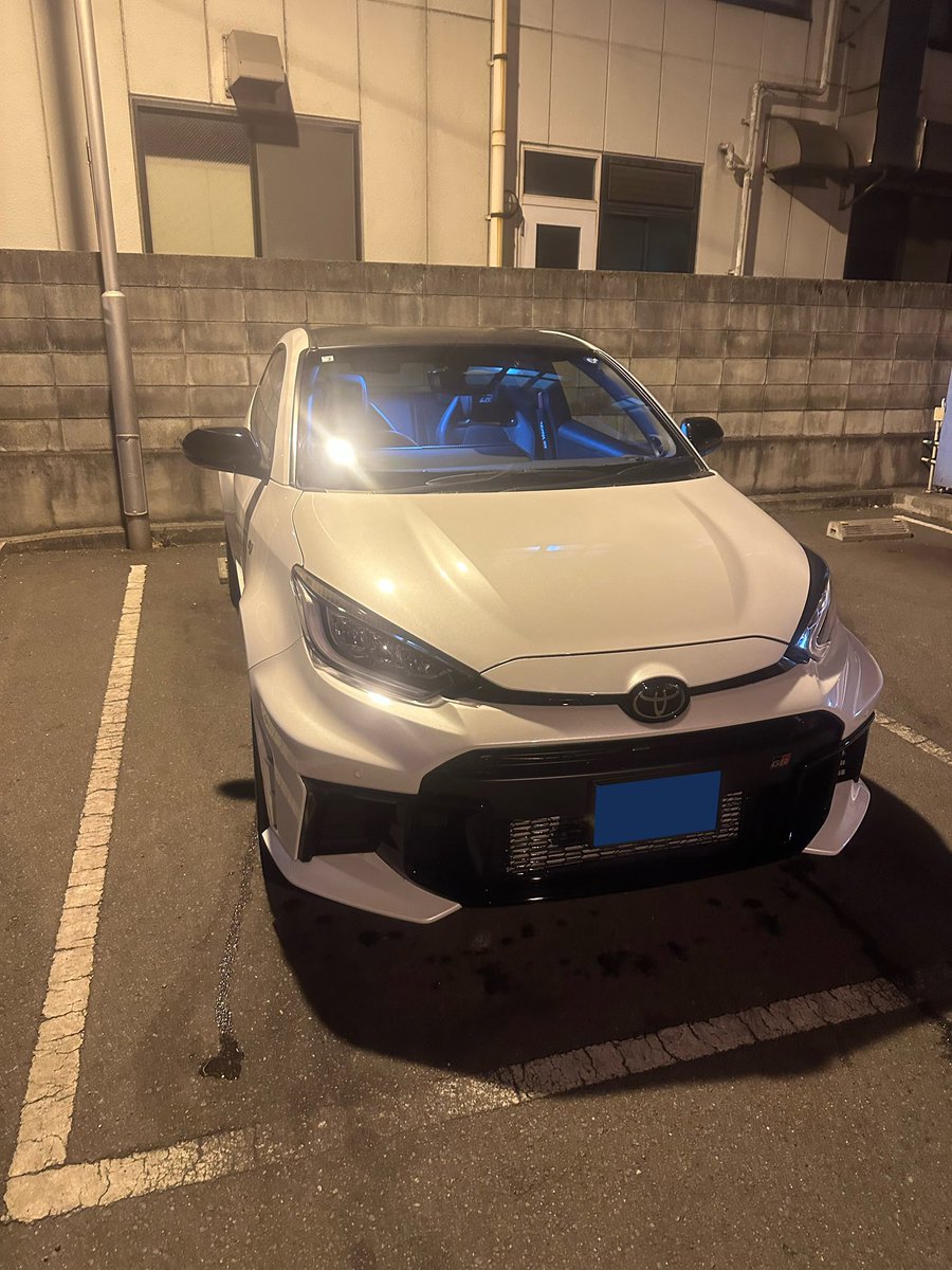 Fat_Max_Skal's tweet photo. 久しぶりの洗車。
蒸し暑いし疲れてるから超スピで20分で完了。
ODO2814km

#GRヤリス https://t.co/AHtsRFYquA