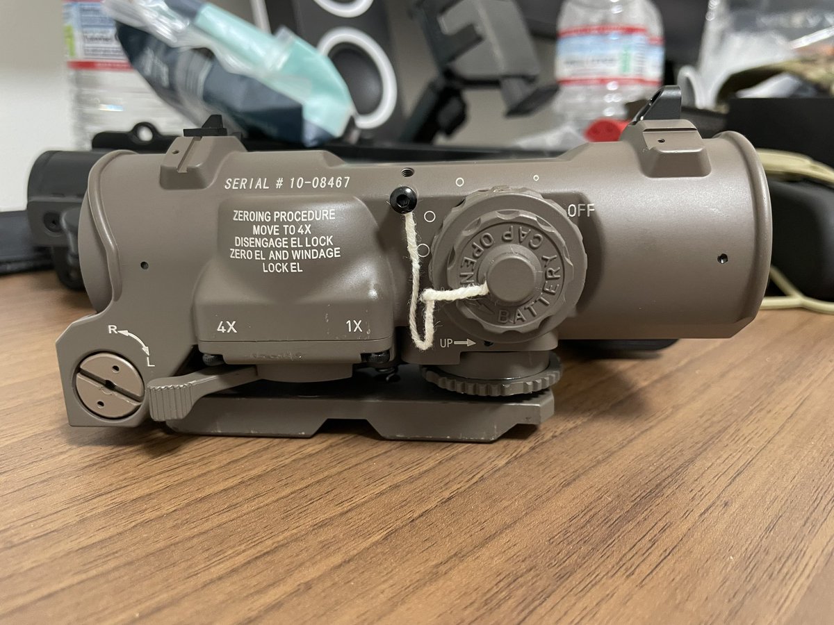 sopmod31's tweet photo. 最近のレプリカELCANって4×から1×に変えてもレティクルのゼロはずれないんですね。すごい https://t.co/SoLQxRS7ij