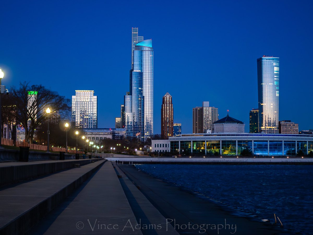 VAdamsAuthor's tweet photo. Talking about the blues on this weeks #Top4Theme #Top4Blue 

Ain’t no Blues like #Chicago Blues ❤️ https://t.co/7uSuwPu5re