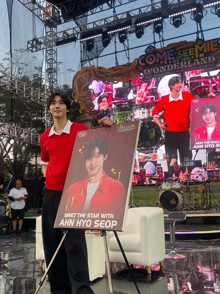 Angbyahera's tweet photo. Paul really kept us fed today: DMs, photos  from Indonesia and gym update tonight. ❤️ 

#AhnHyoSeop
#안효섭 https://t.co/VjI7BdSrpV