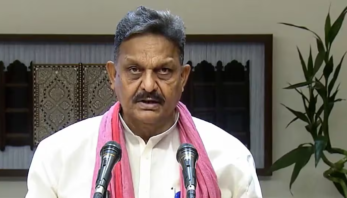 OpIndia_com's tweet photo. 145 weapons. 51 arms licences. Missing records.

Police have booked SP MP Afzal Ansari, fugitive Afshan Ansari and others as a multi-state probe into the Mukhtar Ansari gang's alleged arms network uncovers vanished files and untraceable firearms.

Read the full report:

https://t.co/wRmLvuGu7l