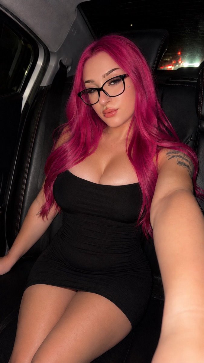 Pinkkyy_xx's tweet photo. Feeling super pretty tonight 😊😍 xx https://t.co/DVq38U1xnc