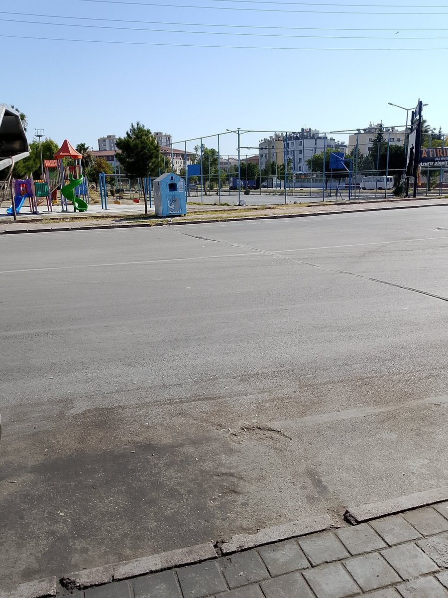 _Ti_CeY_'s tweet photo. Bugün buradaki park sakin çünkü 15 Temmuz şehitler parkında ücretsiz yüzme havuzu açık
Banada iş başı Allah tüm dostlarıma huzur mutluluk sağlık versin
Bereketli bol kazançlar
İnşallah🙏 https://t.co/2CWZqrgTyz