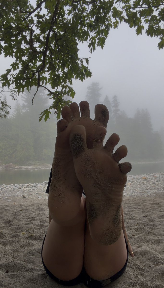 jtoes1988's tweet photo. ⛰️🦶🏻😶🌫️
#feet #soles #splay #footfetısh #toes #footmodel #feetworshi̇p https://t.co/2sIi75UYTq