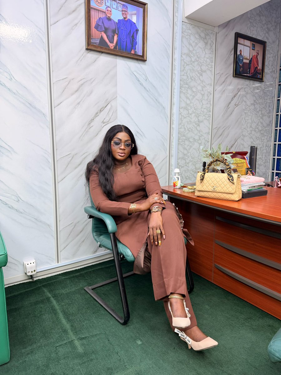 BadmusEniola's tweet photo. Another day in the life of Senator Badoskyyy https://t.co/n9RN3J28WX