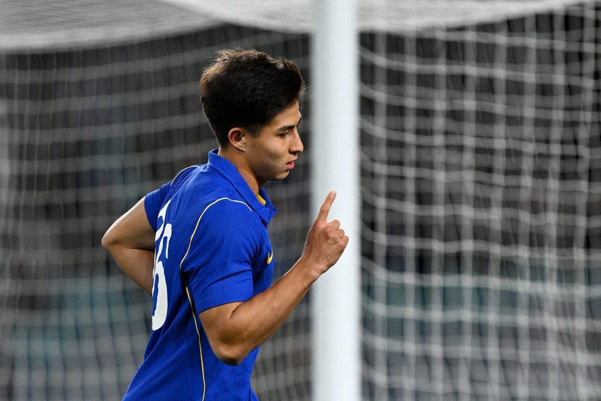 Chelsea_FR_'s tweet photo. 🎙️ Xabi Alonso sur Dastan Satpaev :

« Il est vraiment fort, vraiment rapide, vous serez vraiment impressionnés par lui. » https://t.co/43ycggS6x3