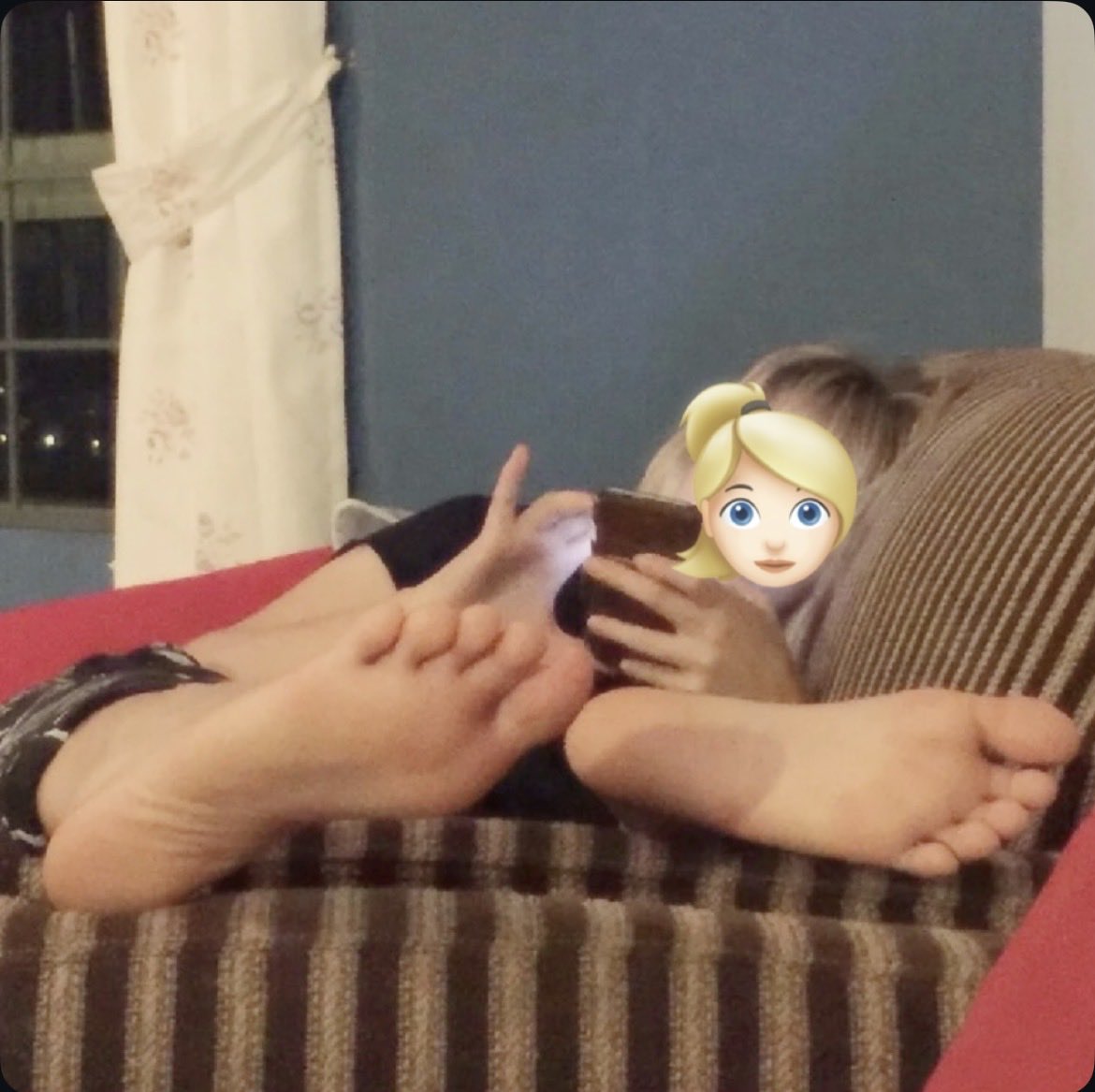TinyToes1987's tweet photo. Sofa chilling. #feet #cute #cutefeet #softfeet #smallfeet #littlefeet #petitefeet #tinyfeet #maturefeet #milffeet #youthfulfeet #soles #softsoles #smoothsoles #cutesoles #maturesoles #milfsoles #toes #cutetoes #tinytoes https://t.co/rjM6mTS32n