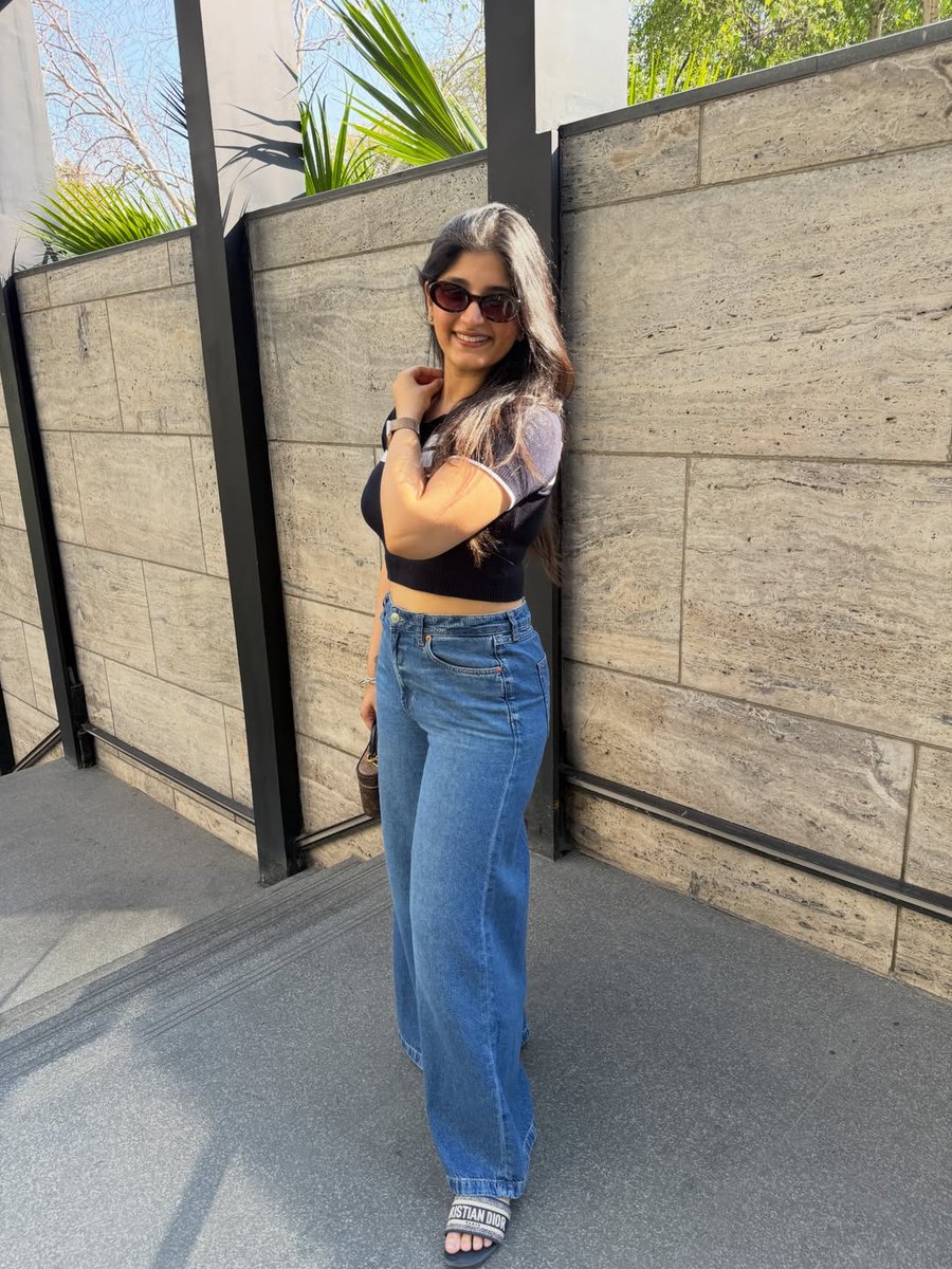 Kritika5584's tweet photo. Kritika madam here https://t.co/K1PVkM0X8A