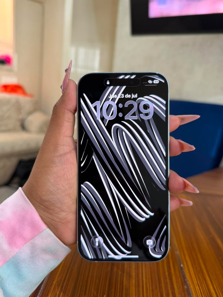 Alxpue's tweet photo. Día 2 tratando de recuperar el alcance de mi cuenta 😅 x cierto vendo ese iPhone 15 10mil pila al 98 estetica de 9 restauró al momento https://t.co/roKSpGDVi3