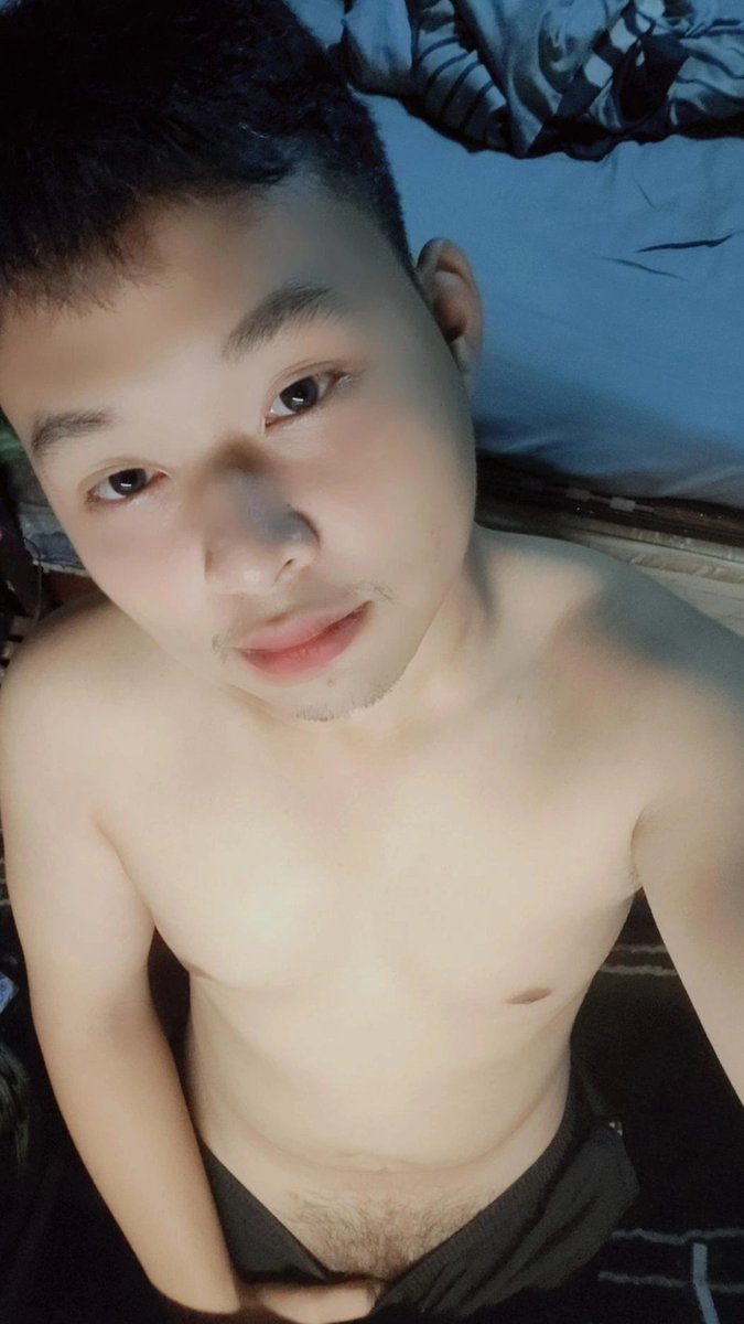 a_run91596's tweet photo. หาคนนอนกอด 1 อัตรา 🤣 #ธาตุพนม #นครพนม https://t.co/sKp6eSpNgV