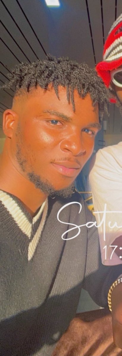 warboy_m's tweet photo. @stargirlkams @_tifeadekunle @Gaffer_Xco see the ekuke sef 😭 https://t.co/PLo8EdyxlY