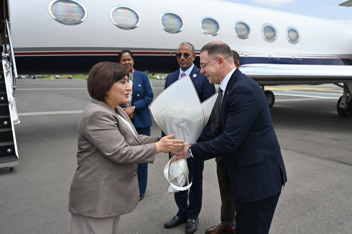 Milli_Majlis's tweet photo. Milli Məclisin sədri Sahibə Qafarova Efiopiya Federativ Demokratik Respublikasına rəsmi səfərə gəlib.

https://t.co/czDBZMReO9

#MilliMeclis https://t.co/pDErLHwUIR