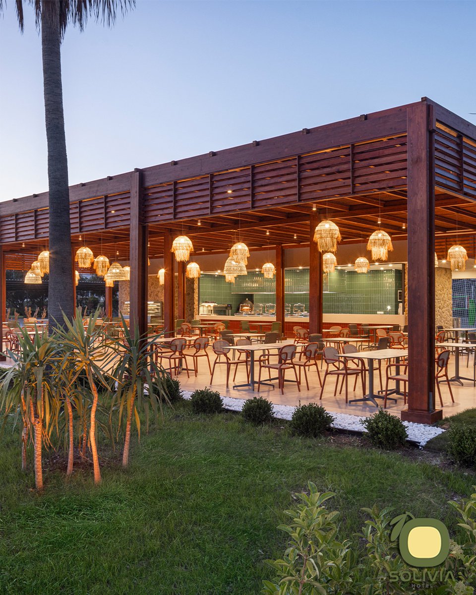 soliviahotel's tweet photo. Plaj keyfine lezzetli bir mola vermek isteyenler için Beach Bar, sunduğu birbirinden özel tatlar ile tatilinizin en keyifli durağı olmaya aday.

Rezervasyon: https://t.co/ZS3PJZYDKa

#SoliviaHotel #SoliviaMoments #Holiday https://t.co/d4GYEU6S3G