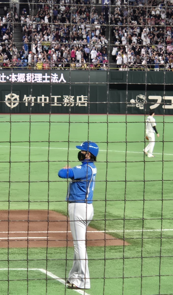 _uhyahya's tweet photo. 3塁まで回してアチャ〜！ってやってる新庄監督に周りは爆笑だた🎶 https://t.co/jlAeSExl8N