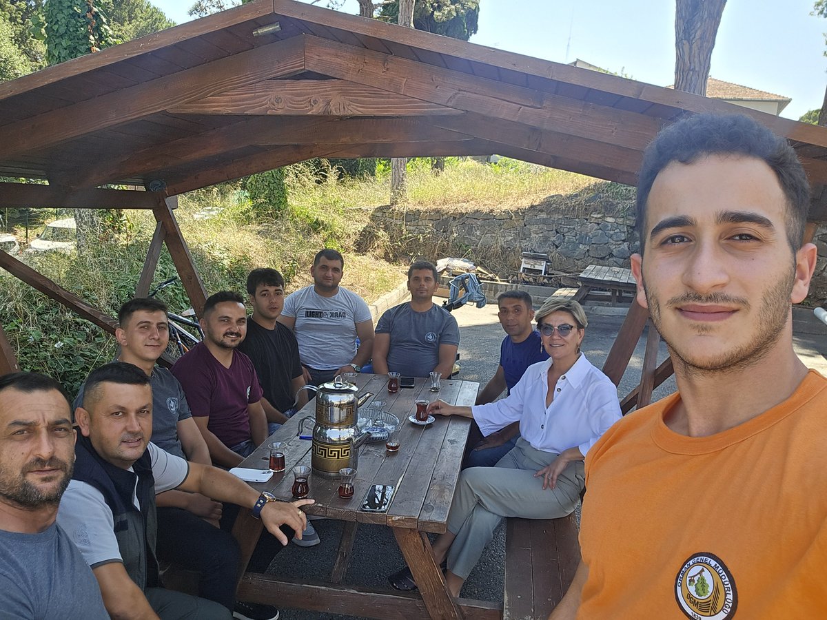 NerminYimaz's tweet photo. Temsilcimiz Doğan Kesgin ile Sinop Orman işletme Müdürlüğü yangın ekibinde görevli kardeşlerimizle birlikteydik. 
Birlik beraberlikleri daim olsun  bu güzel ekibin. https://t.co/UffeXaagwM