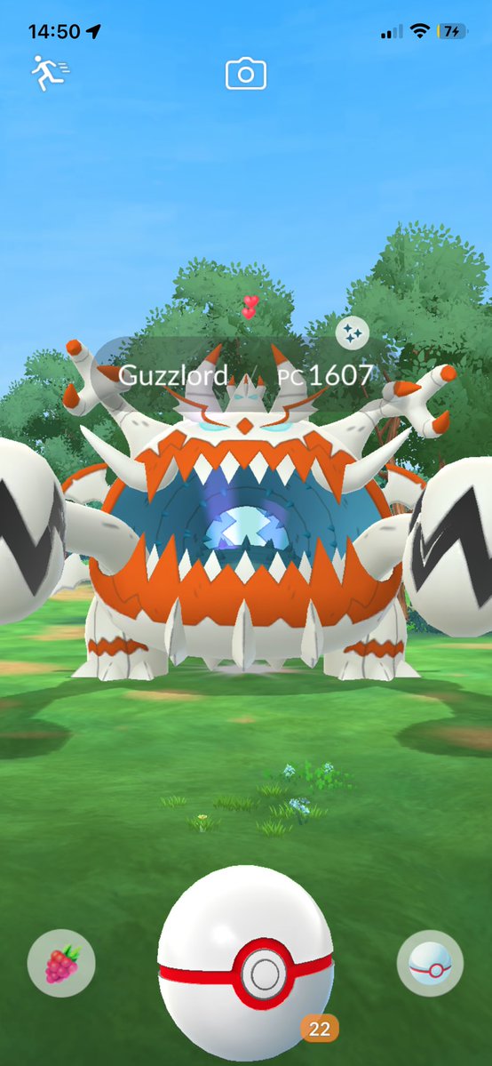 blessedbrruno's tweet photo. imagina se eu venho na internet reclamar de quem gosta de jao sendo que domingo eu tava na rua contente por ter capturado um guzzlord shiny com fundo raro https://t.co/PSKTq3LDrP