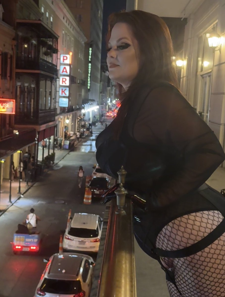 yesmissiv's tweet photo. I love this look! I’m going to recreate it soon for an in person event in #Raleigh I am booked for! Full photoset on My spicy sites 🖤⛓️

#kink #bdsm #dominatrix #femdom #fetishmodel https://t.co/rPxbq5SSZu