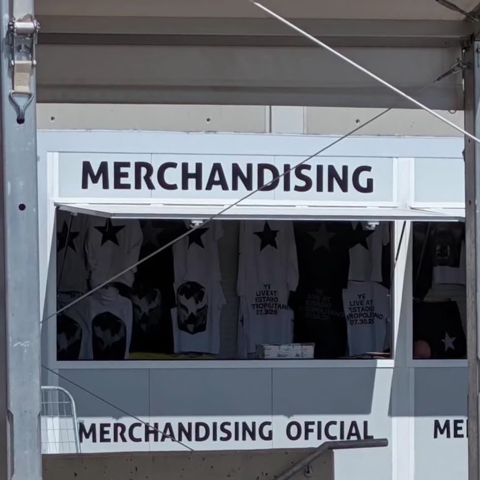 yefanatics's tweet photo. YE LIVE SPAIN
      MADRID
MERCH

TODAY, TUESDAY THE 28TH:

HOURS
    5:00 PM – 8:00 PM

OPEN SALES LOCATION(S): *4* https://t.co/ltrX1wMC5G