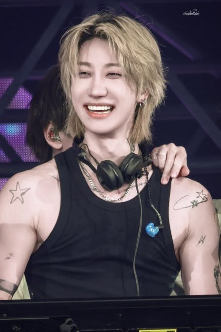 juupal98's tweet photo. 하……. 정말…. 더말할것도없다 왜이렇게이쁘게웃어.. #평살힘 https://t.co/1dbfwm1lQf