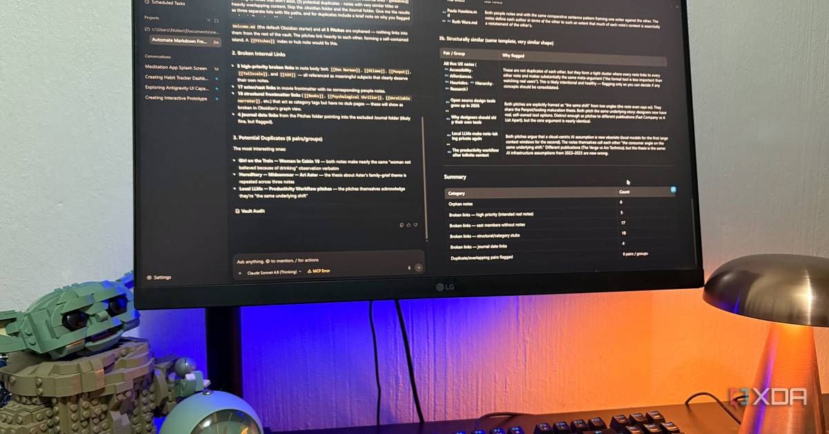 An Antigravity/Claude session auditing an Obsidian notes vault, listing broken internal links, structurally similar notes, and potential duplicate pairs with a summary count table