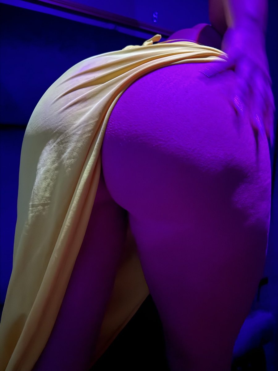 Zarawithatiara's tweet photo. In the clurb #curvy #blonde #naturalbust #club #ootn #slimthick https://t.co/uc3stmphDW