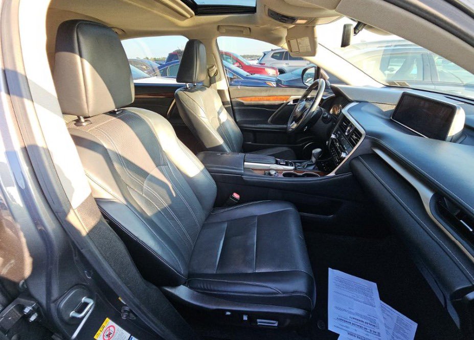 Kinglamarr___'s tweet photo. 2016 Lexus RX 350 
From the US straight to your doorstep in Nigeria 🫵🏽🇳🇬

🏷️: ₦32 Million ($22.9K) ONLY
(All in: Buying + Shipping + Clearing + detailing + Delivery)
ETA: 6-8weeks

Contact for details 📥 https://t.co/7PHXgCHTiO