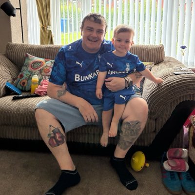 olpt83's tweet photo. #NewProfilePic - new shirt day #oafc https://t.co/uHvm93mGOt