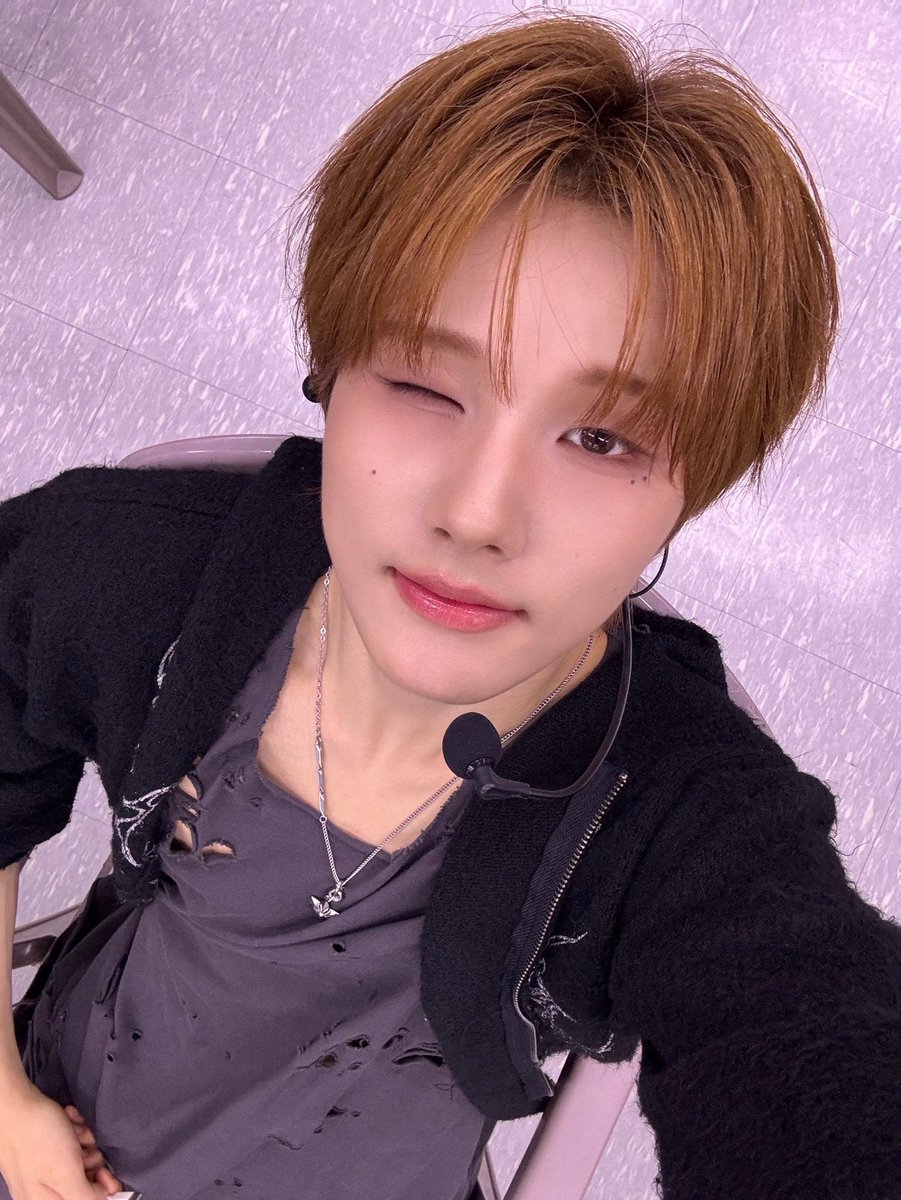 hwanwwhe's tweet photo. 너무이쁘고..........반함 https://t.co/x5AYfh4QmS