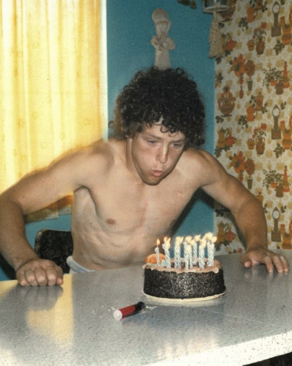 TerryFoxCanada's tweet photo. Today would have been Terry's 68th birthday. ❤️

In honour of Terry's birthday, you can help finish what he started by making a donation and fundraising for the annual #TerryFoxRun in support of cancer research. https://t.co/bg3aaIAzaF

#TerryFox #FinishIt https://t.co/iYcfJzFj02