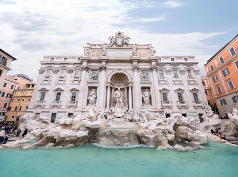 IncantoT's tweet photo. 🏛️ With SEVEN Royal Caribbean ships sailing Europe in 2027, there's never been a better time to explore the world's most iconic landmarks.

🧳 Which itinerary is on your bucket list? Message me at ncairns@incantotravel.com and let's find the perfect one. https://t.co/glLElLbds2