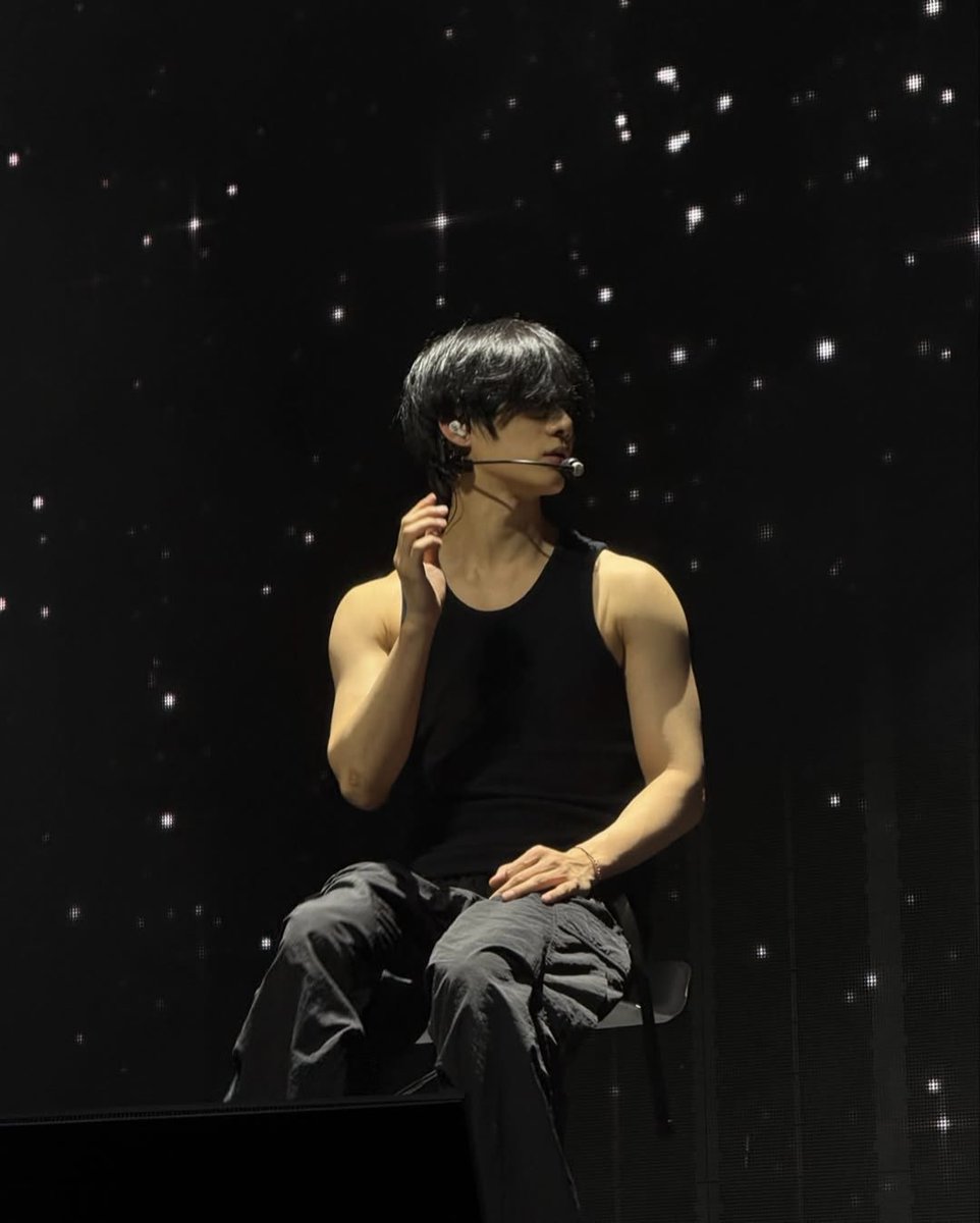 beomelina's tweet photo. everyone remembers what they did when these pictures dropped…. holy shit…… how did we survive this beomgyu.. https://t.co/nqHqISHv3P