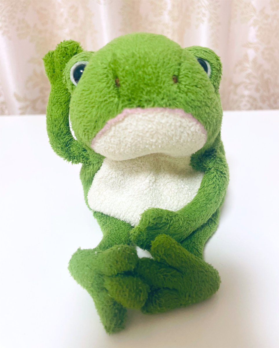 kimoneko's tweet photo. 蛙化の話が出た時にめっちゃ期待しちゃったな🤭しかしダイニングテーブルに瀬尾さんと草壁さんが座るとボーノがうっすら小さく座ってるのが見えることがわかって満足🐸✨
#ボーノ
#モンスイユ
#モン・スイユ
#君の好きは無敵 https://t.co/pvo7hXfwn0