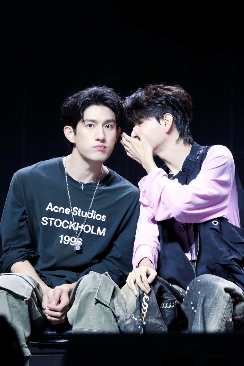 Ssss915__'s tweet photo. 260726 🧡

👂

#AyLio1stFanmeetBKK
#AylioGrowAsWeGo
#Aylio #AydenSng‌ #Elio
#政瞳 #孙政 #吕思瞳 https://t.co/GDwkeaZgWZ