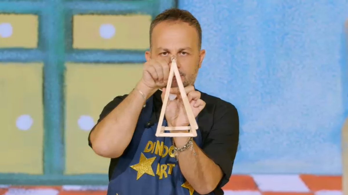TV2000it's tweet photo. Caro Gesù, il programma di TV2000 dedicato ai più piccoli che intreccia fede, gioco e narrazione, presenta una puntata ricca di spunti educativi, dove la spiritualità incontra la quotidianità dei bambini attraverso un linguaggio semplice e profondo insieme.
Domani #1agosto ore 10.35 su #TV2000
📺Canale 28
📡 157 Sky
📲 App #Play2000

@Monicamondo @ucscei