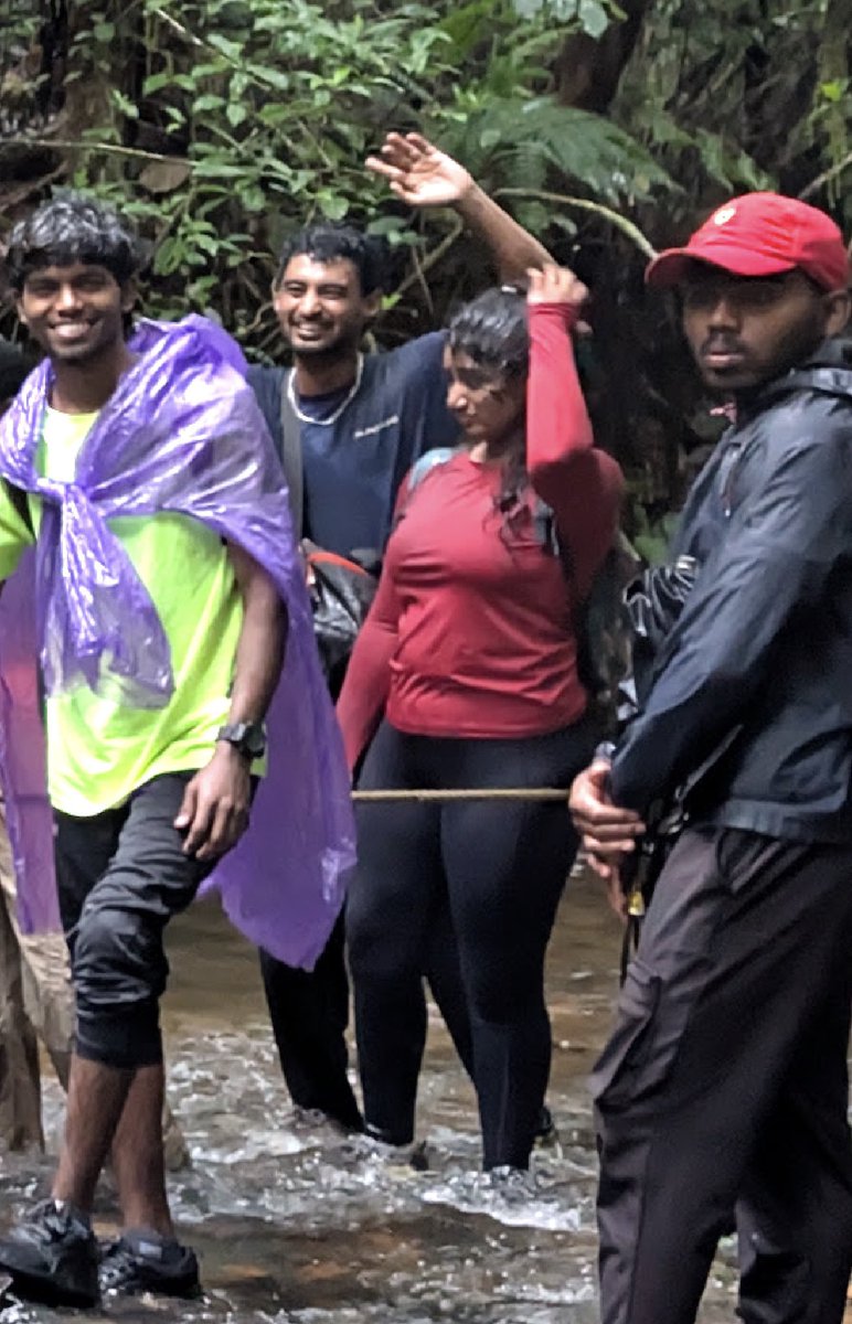 iamdeepikadpka's tweet photo. Nethu trek pona apo than intha red clr dress ha pathen ayioo ava soothu and mola shape ha mala erura apo pathen ayiooo erave sema motivation kudutha oru oru step edutha vecha ava kundi mola antha attam poduthu pechu potta name varshini and cbe nu sona but entha id um vanga mudila https://t.co/9T4lIGZjDr
