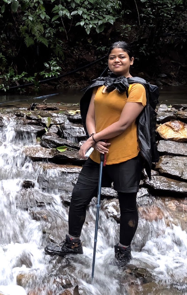 iamdeepikadpka's tweet photo. Nethu trek pona apo than intha red clr dress ha pathen ayioo ava soothu and mola shape ha mala erura apo pathen ayiooo erave sema motivation kudutha oru oru step edutha vecha ava kundi mola antha attam poduthu pechu potta name varshini and cbe nu sona but entha id um vanga mudila https://t.co/9T4lIGZjDr