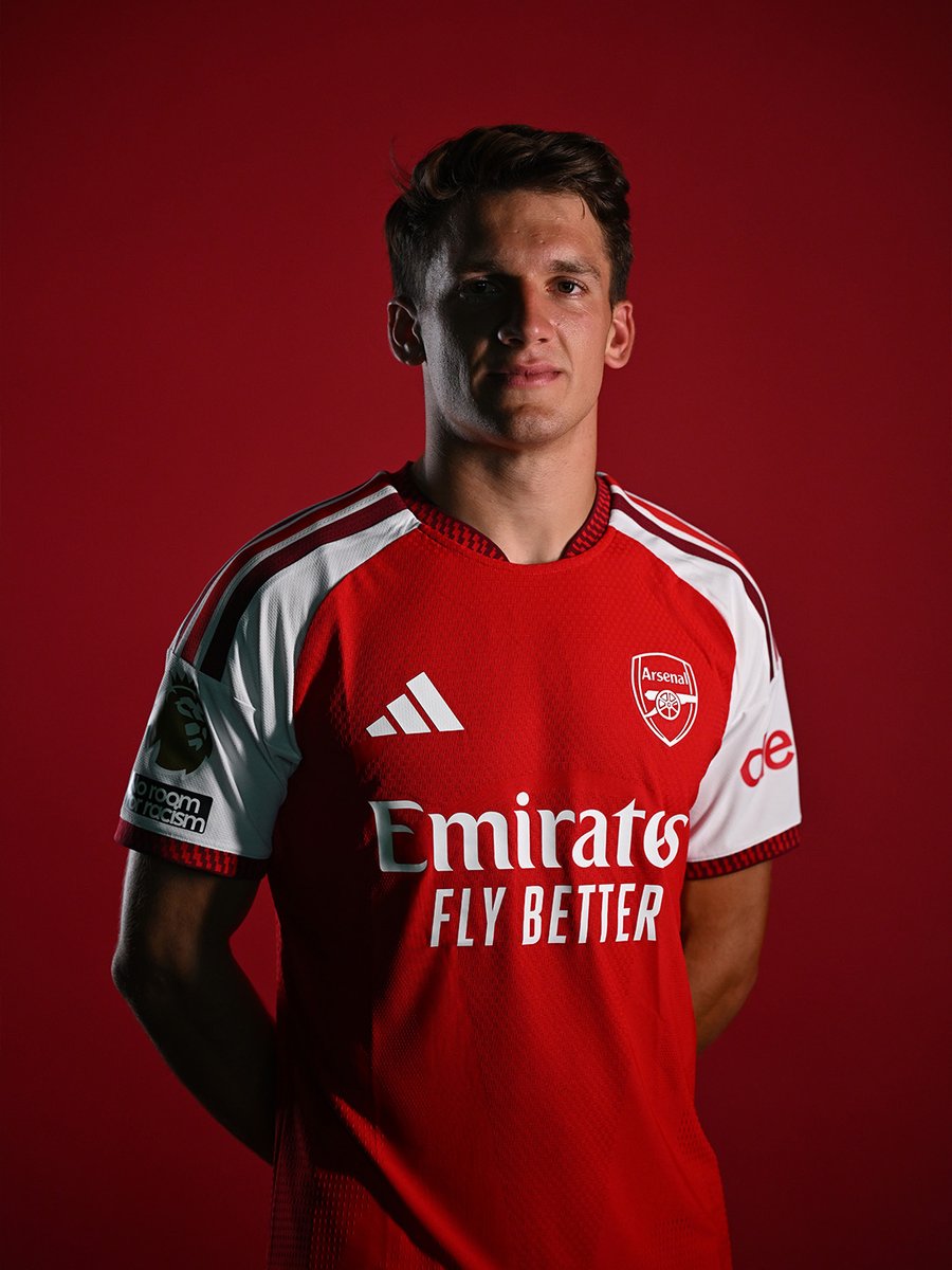 Arsenal's tweet photo. Get 26/27 ready 👊

Shop our Arsenal x adidas kits for the upcoming season in-store or online 🛍️ https://t.co/wPHmEpe5n6