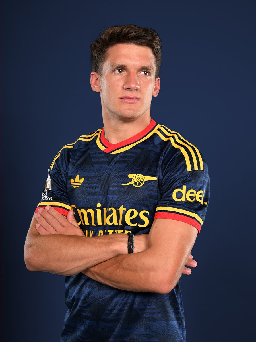 Arsenal's tweet photo. Get 26/27 ready 👊

Shop our Arsenal x adidas kits for the upcoming season in-store or online 🛍️ https://t.co/wPHmEpe5n6