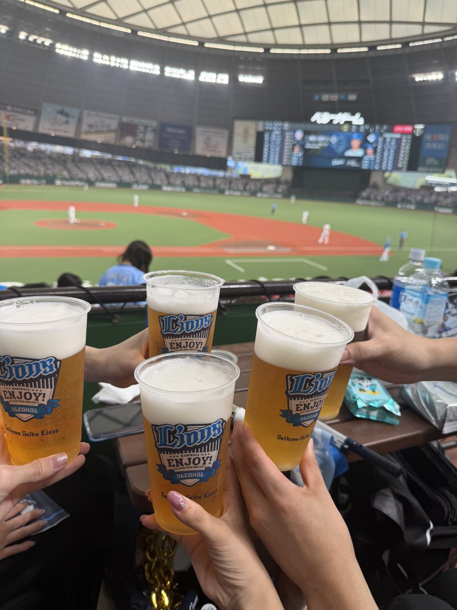 N20Lions's tweet photo. 7/22 きゅーすと見て、みんなでわいわい観戦できて楽しかった〜！
普段一塁側座らないから新鮮だったな☺️ https://t.co/fXpyfmtWyI