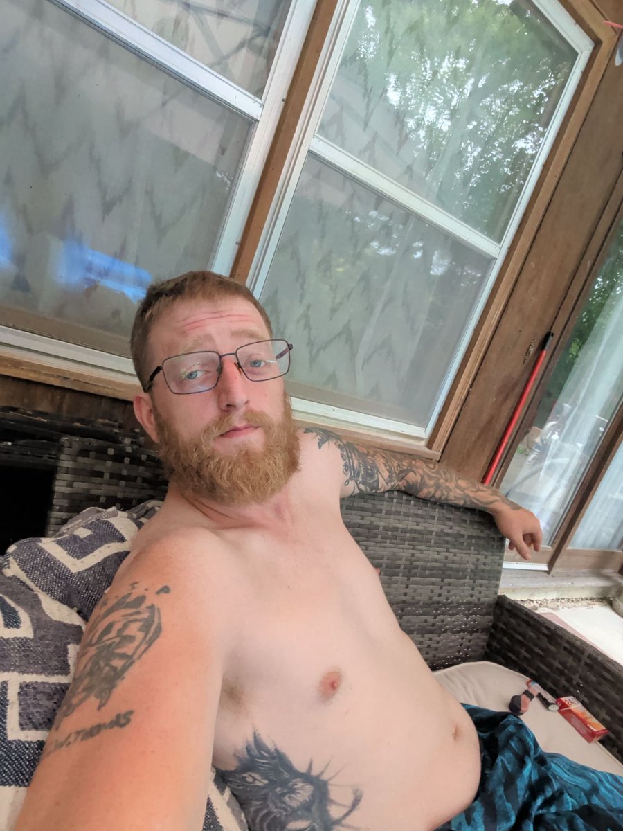 Brandojankin's tweet photo. Mmmm what's everyone up to? Hit my dms? https://t.co/klfGm1gdxm