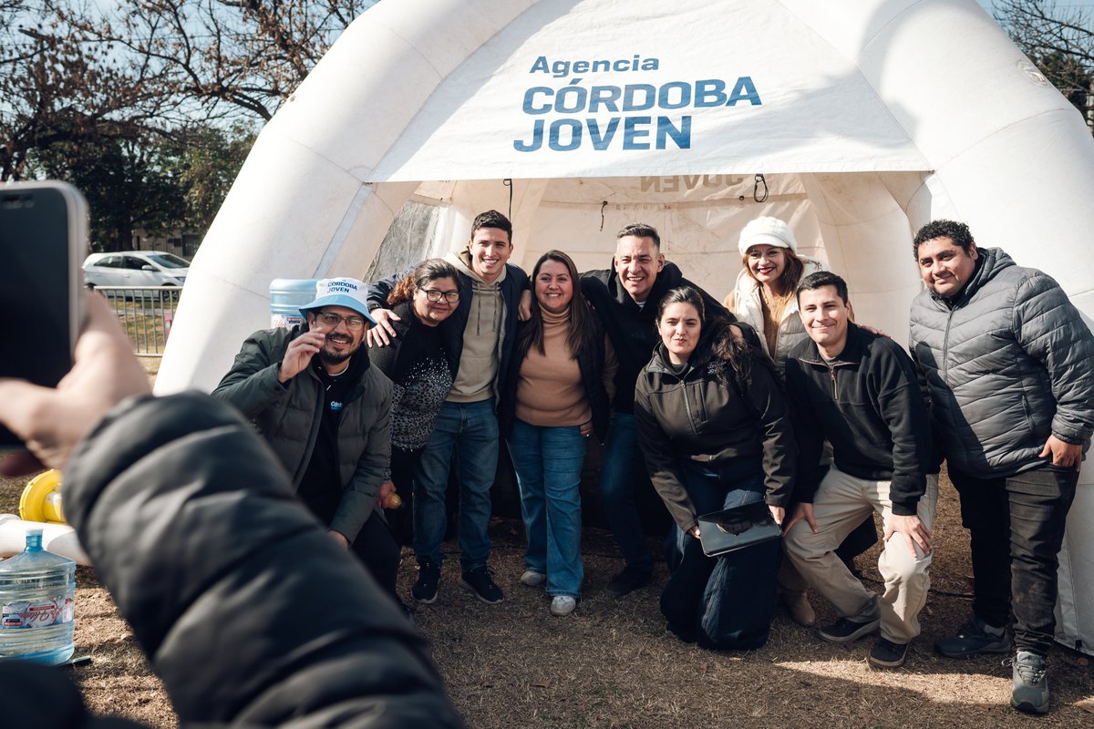 miguelsiciliano's tweet photo. CÓRDOBA CERCA TUYO: FACILIDADES PARA LOS VECINOS

Con el programa #CórdobaCercaTuyo le acercamos a la gente la posibilidad de hacer sus trámites y acceder a servicios esenciales sin salir de su barrio. Ahí podés realizar el DNI, Pasaporte, Ciudadano Digital 1 y 2, la Firma Digital, resolver consultas vinculadas a PAICor, Boleto Educativo, Obrero y de Adulto Mayor, Bien de Familia, Banco de la Gente, atención odontológica, testeos de salud, vacunación para mascotas y muchos más.

De esta manera, llevamos los servicios más cerca de los vecinos, evitando traslados, ahorrando tiempo, dinero y facilitando su acceso. En Córdoba trabajamos para que cada ciudadano tenga más oportunidades de vivir mejor.

#HacerParaCrecer #CercaTuyo #Córdoba